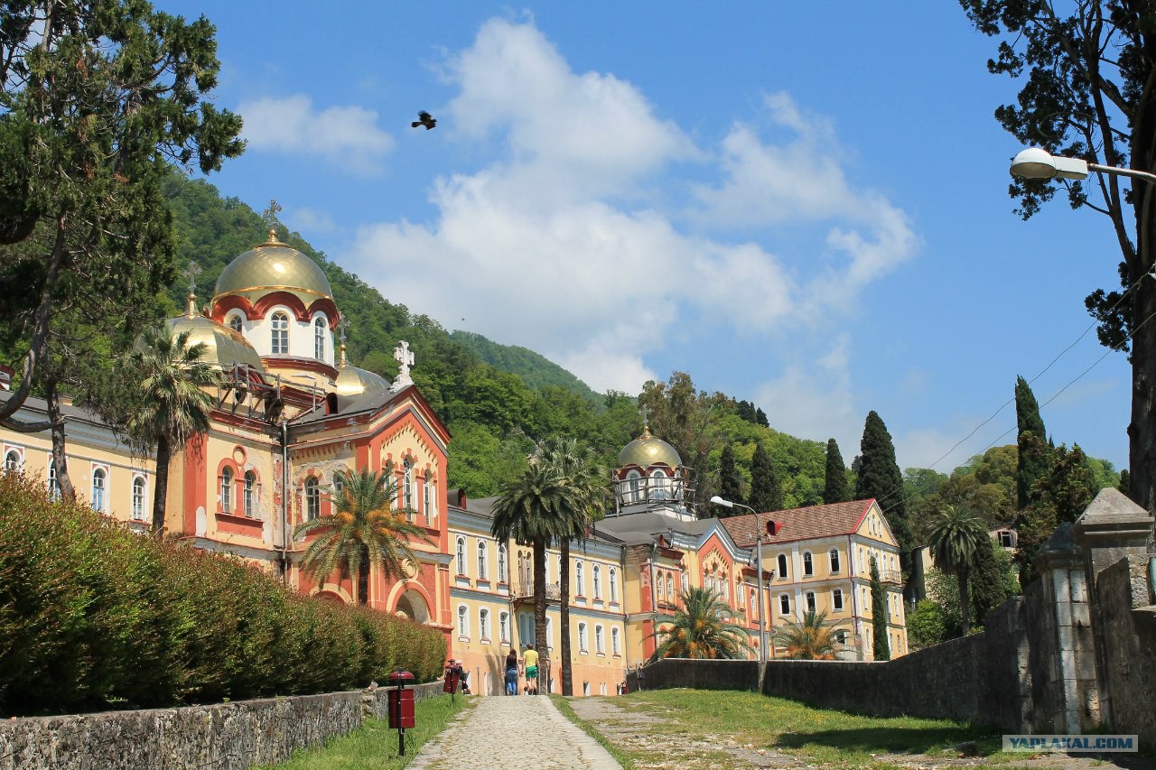 Афон монастырь Абхазия озеро